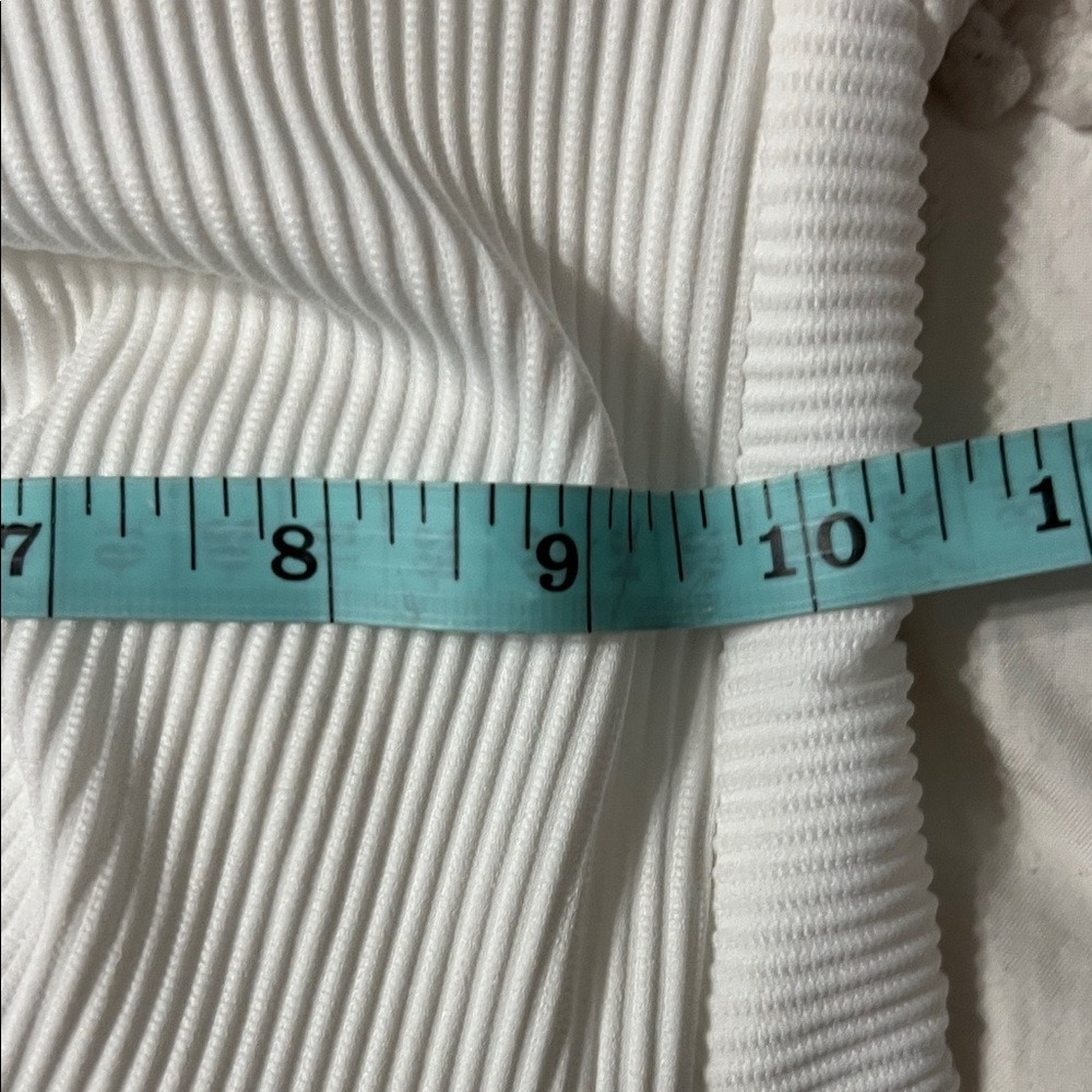 NWT Cupshe White Ribbed One Piece Swimsuit M Sexy Plunge Ring Monokini - Picture 10 of 10
